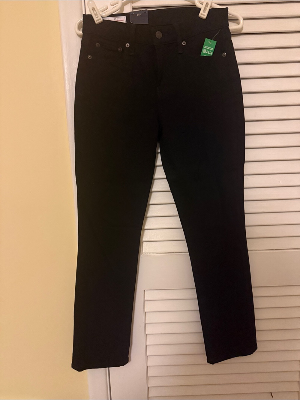 Women's Straight Leg Black Jeans — Comfortable Everyday Fit